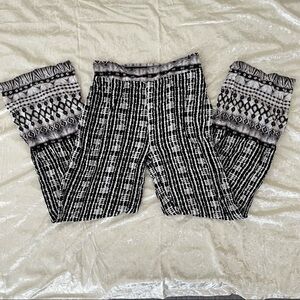 Yado Boho Flowy Wide Leg Pants Smocked Waist Black White Geometric Large